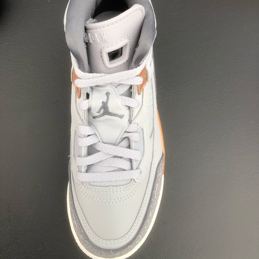 Jordan retro grey/white/gold